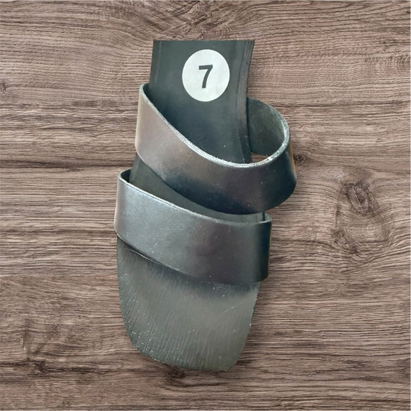 Madden Girl Black Platform Heels - Picture 3 of 7